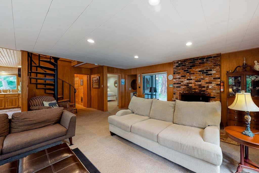 Dog-Friendly Home near Wallowa Lake w/Wraparound Deck, Free WiFi, Great Location