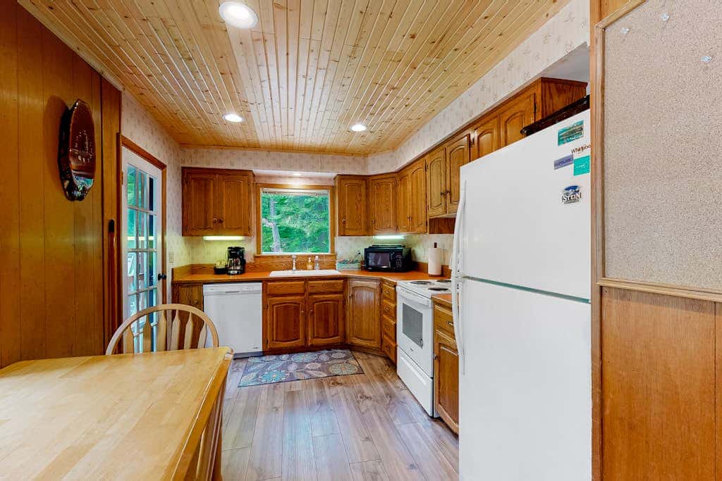 Dog-Friendly Home near Wallowa Lake w/Wraparound Deck, Free WiFi, Great Location