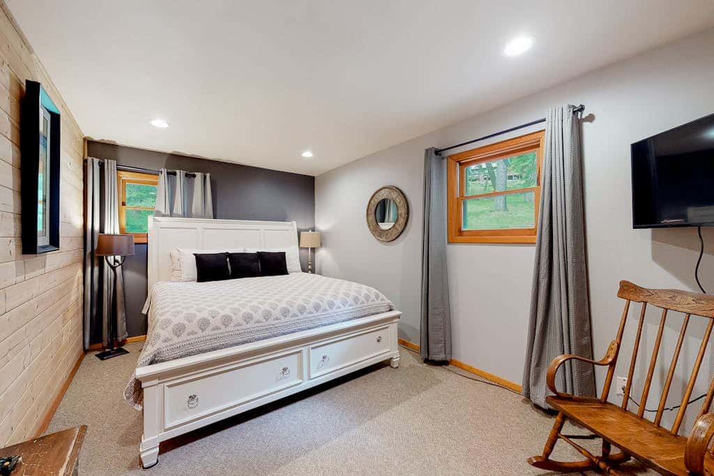 Dog-Friendly Home near Wallowa Lake w/Wraparound Deck, Free WiFi, Great Location