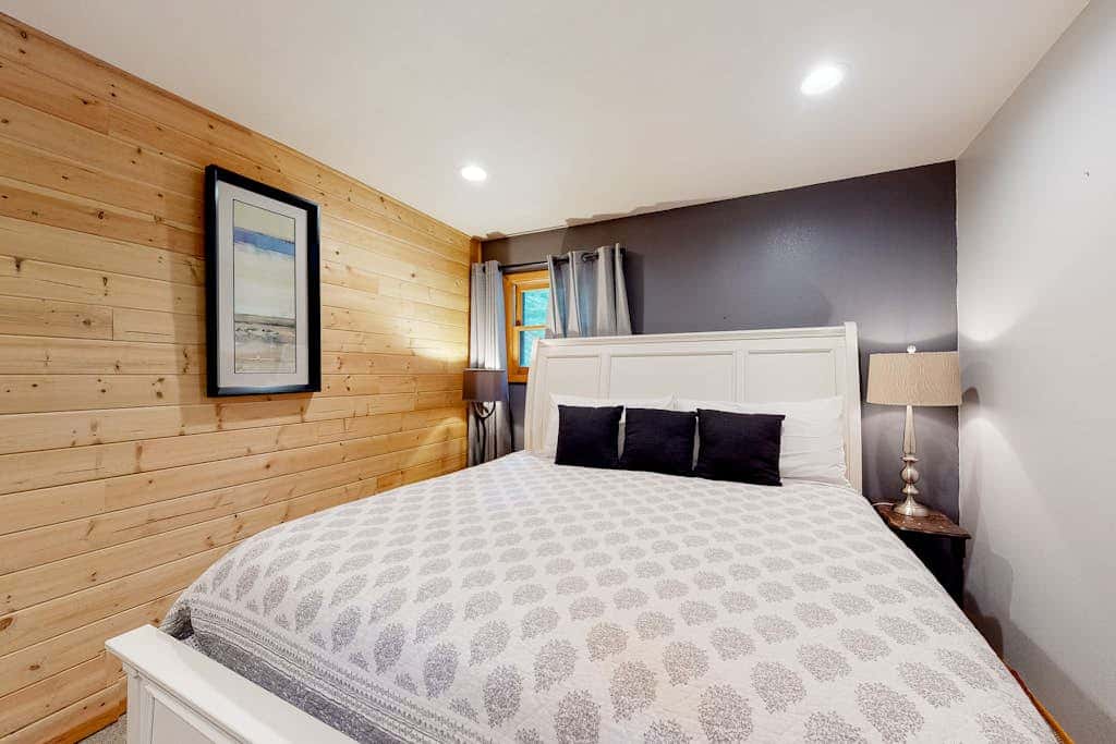 Dog-Friendly Home near Wallowa Lake w/Wraparound Deck, Free WiFi, Great Location