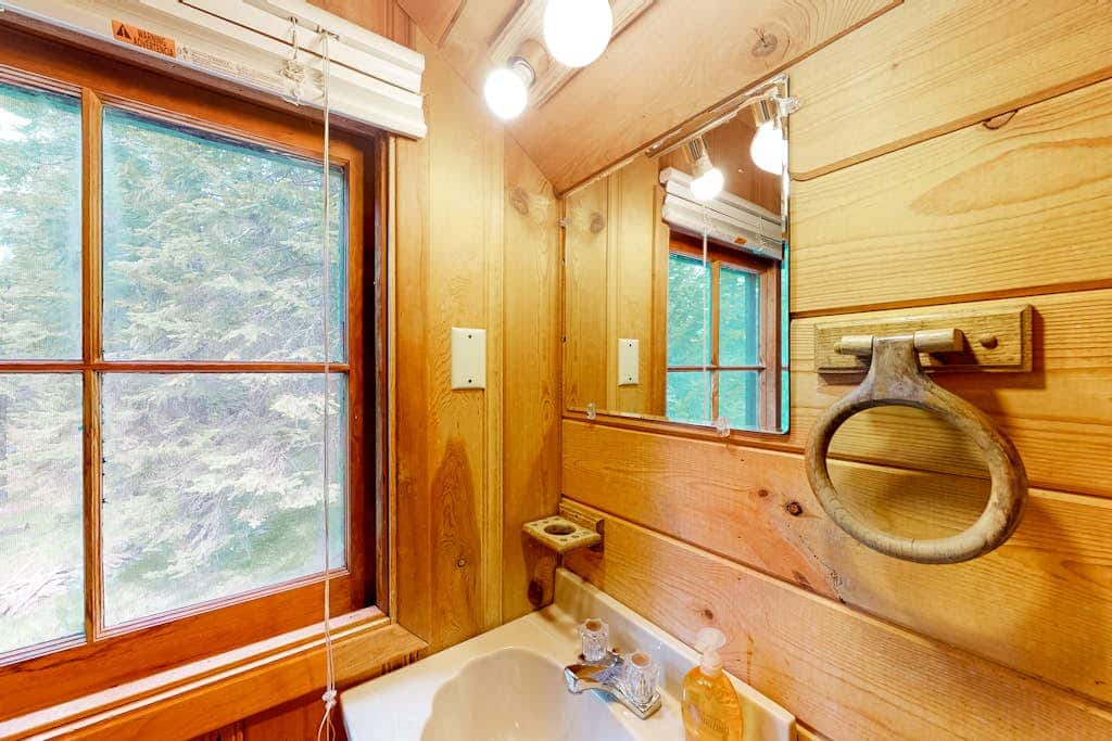 Dog-Friendly Home near Wallowa Lake w/Wraparound Deck, Free WiFi, Great Location
