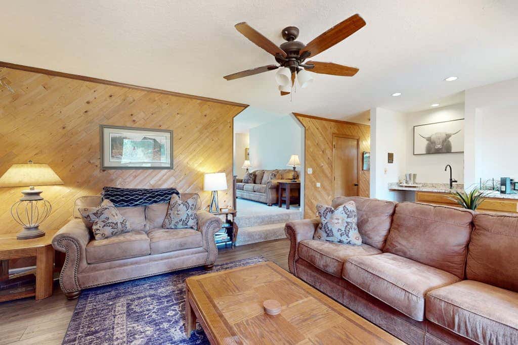Grand Retreat on 5-Acre Lot with Private Hot Tub & Fireplaces, Mins to Slopes