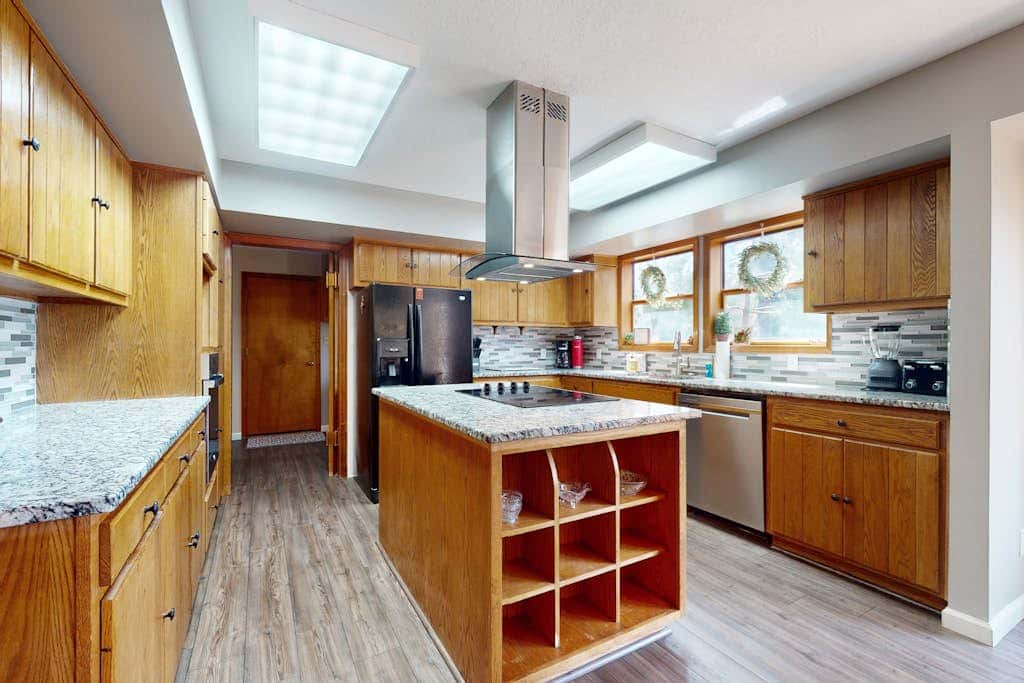 Grand Retreat on 5-Acre Lot with Private Hot Tub & Fireplaces, Mins to Slopes