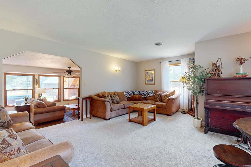Grand Retreat on 5-Acre Lot with Private Hot Tub & Fireplaces, Mins to Slopes
