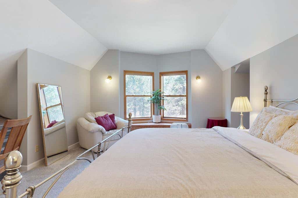 Grand Retreat on 5-Acre Lot with Private Hot Tub & Fireplaces, Mins to Slopes