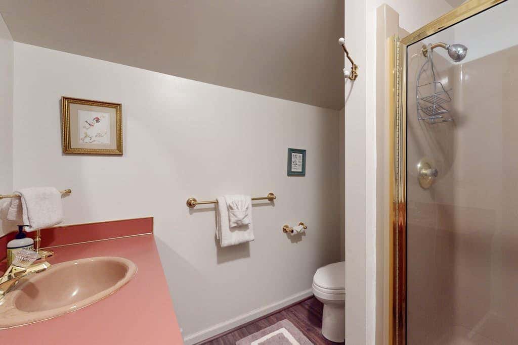 Grand Retreat on 5-Acre Lot with Private Hot Tub & Fireplaces, Mins to Slopes