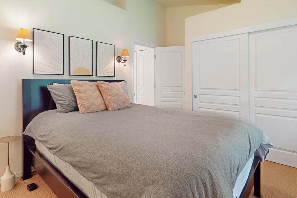 Dog-friendly, upscale condo with shared pool & hot tub - one mile from skiing