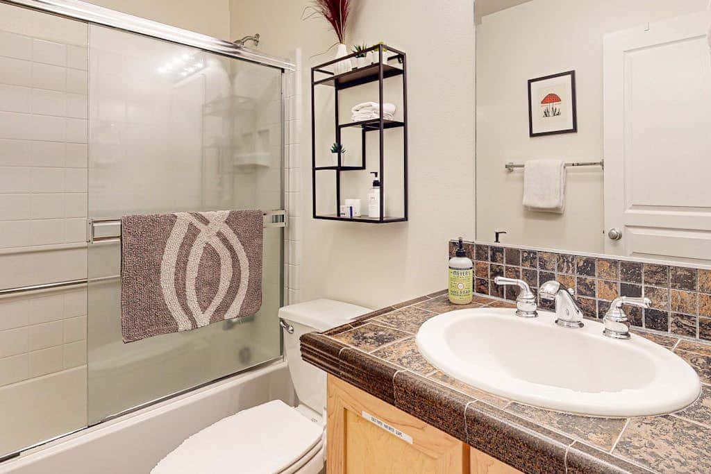 Dog-friendly, upscale condo with shared pool & hot tub - one mile from skiing