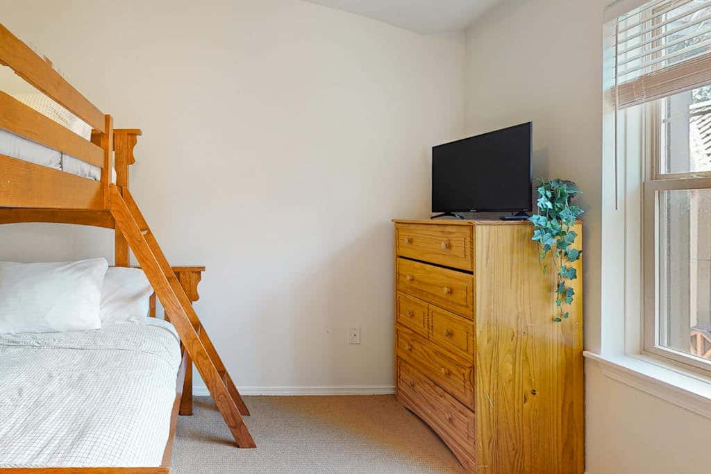 Dog-friendly, upscale condo with shared pool & hot tub - one mile from skiing