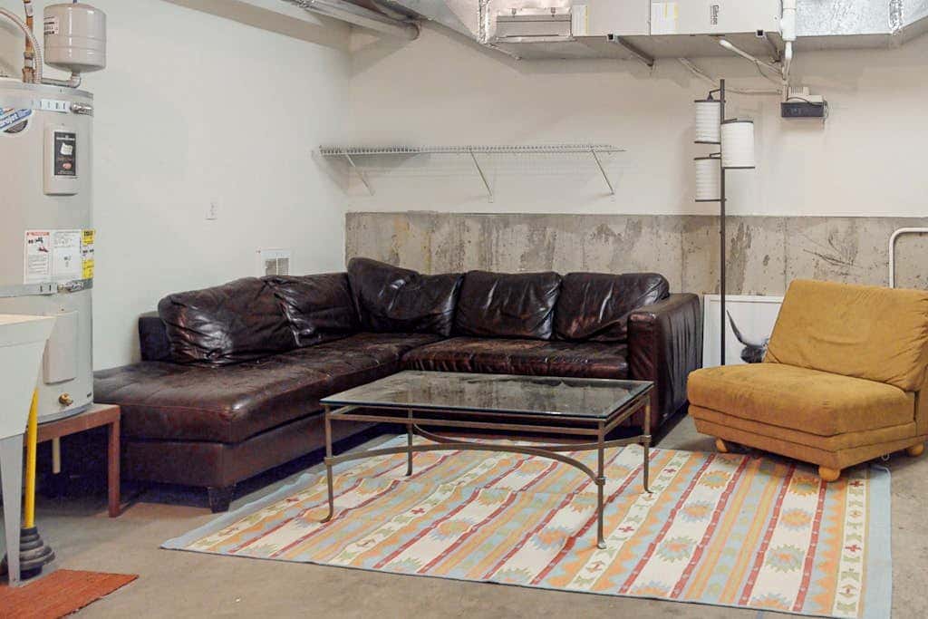 Dog-friendly, upscale condo with shared pool & hot tub - one mile from skiing