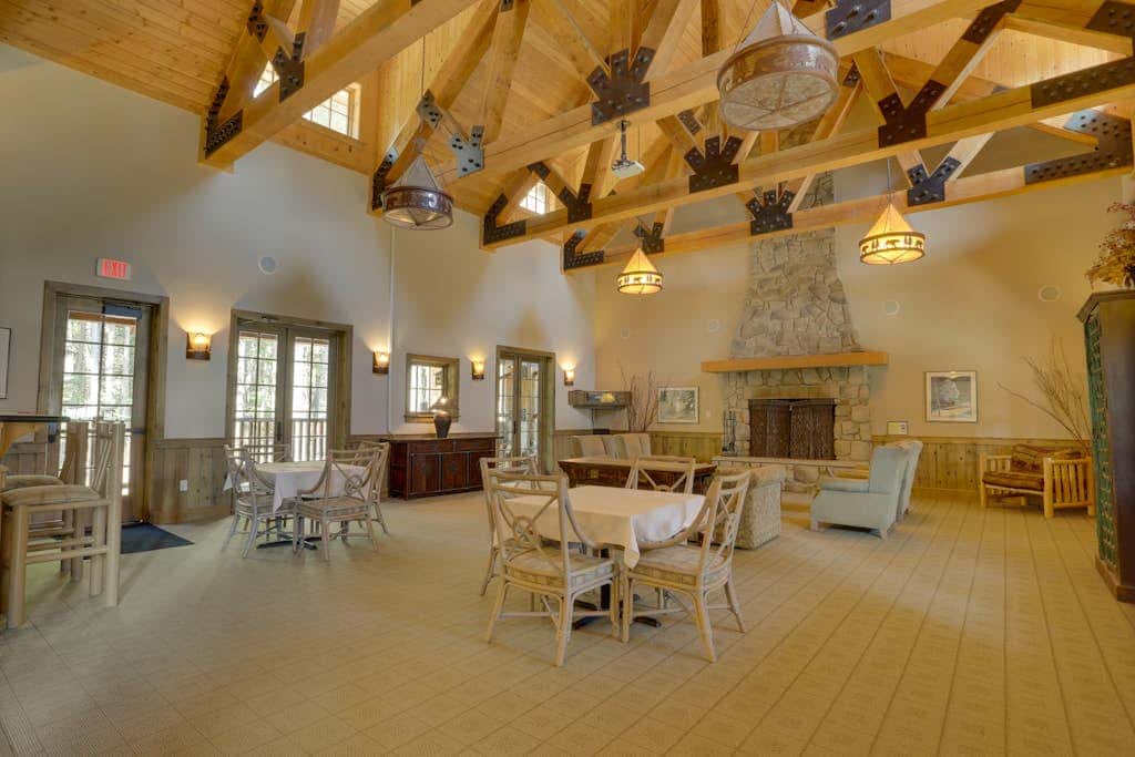 Dog-friendly, upscale condo with shared pool & hot tub - one mile from skiing