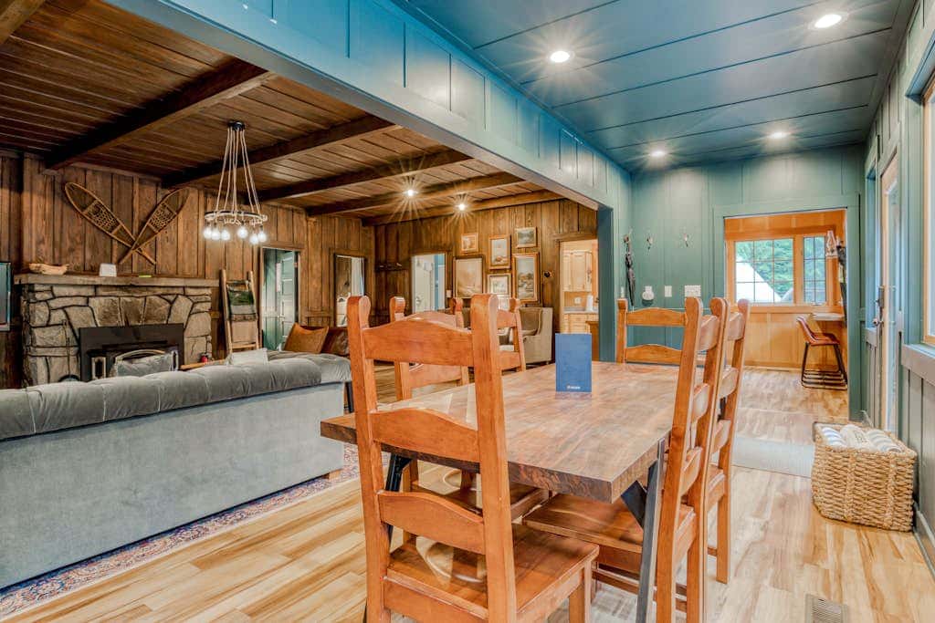 Classic forest cabin on Still Creek with private hot tub & wood fireplace