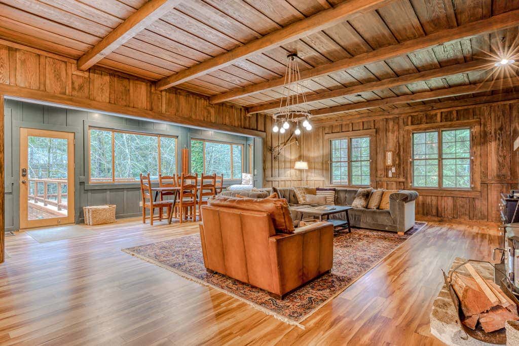 Classic forest cabin on Still Creek with private hot tub & wood fireplace