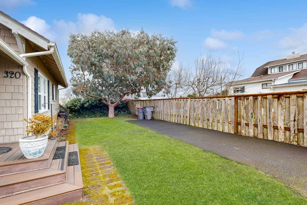 Dog-friendly cottage with great location, cozy interior, WiFi & washer/dryer