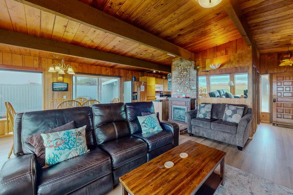 Oceanfront, Dog-Friendly Home with Fireplace, Ocean View, Beach Access & WiFi