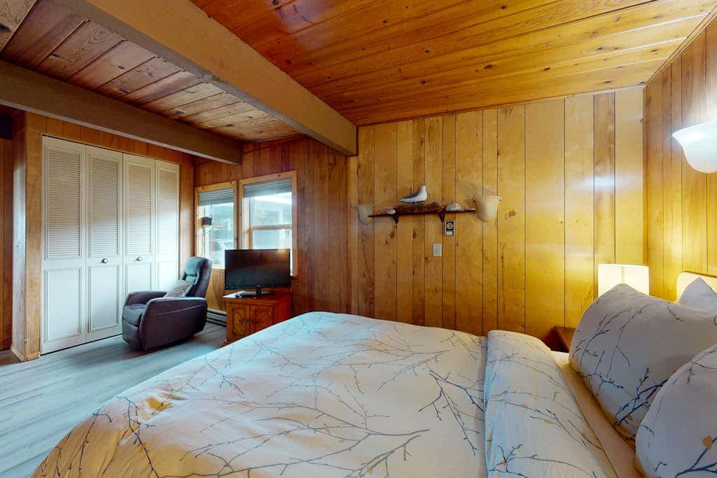 Oceanfront, Dog-Friendly Home with Fireplace, Ocean View, Beach Access & WiFi