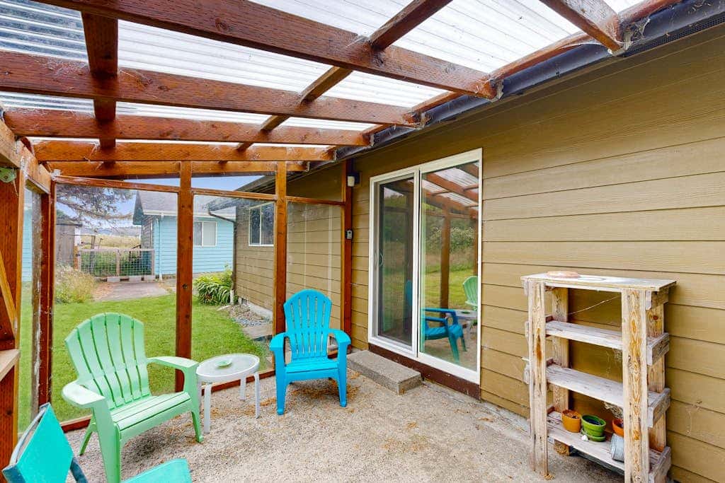 Experience Comfort and Serenity by the Sea, Dog Friendly with AC, & Patio