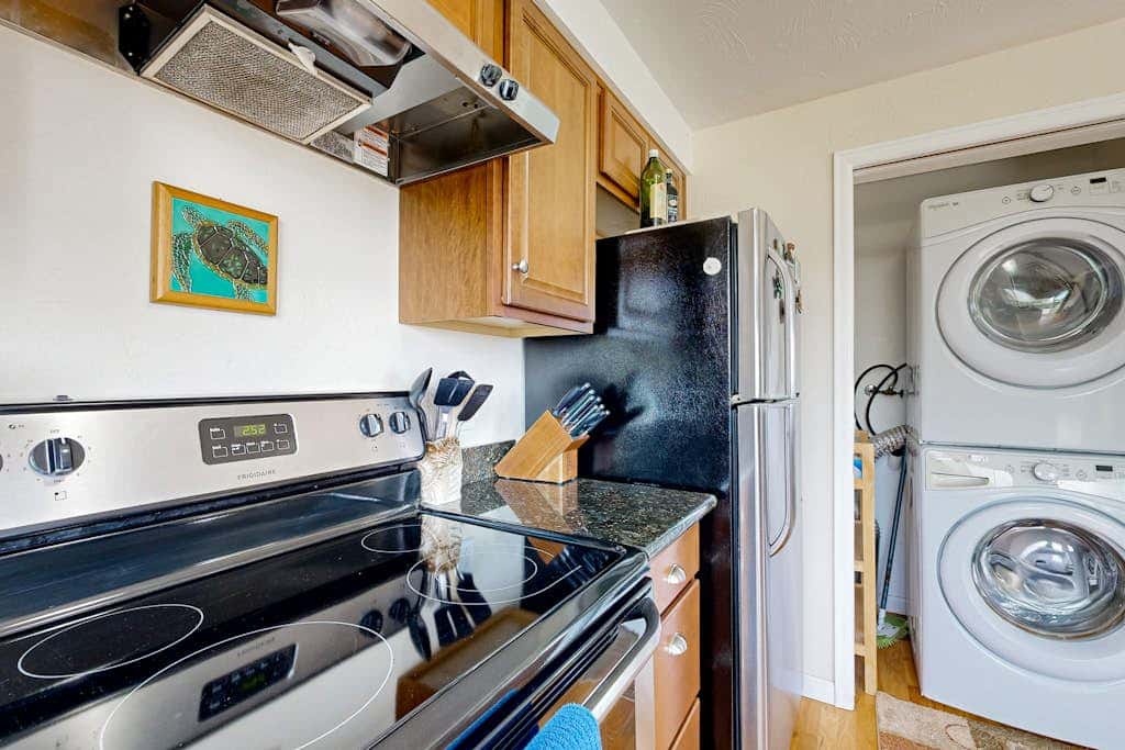 Experience Comfort and Serenity by the Sea, Dog Friendly with AC, & Patio