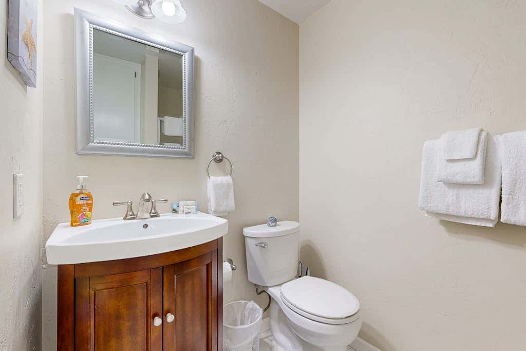 Experience Comfort and Serenity by the Sea, Dog Friendly with AC, & Patio