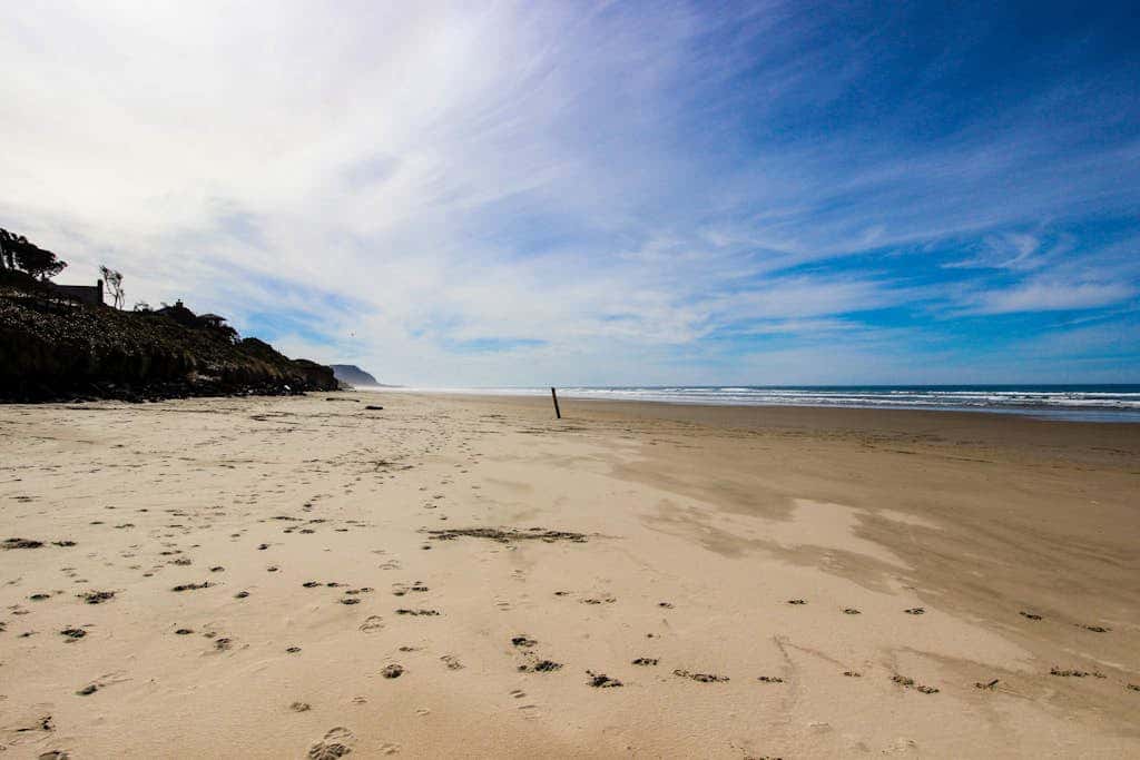 Experience Comfort and Serenity by the Sea, Dog Friendly with AC, & Patio