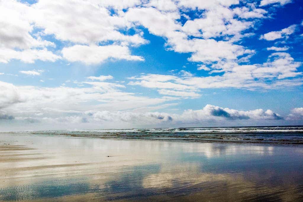 Experience Comfort and Serenity by the Sea, Dog Friendly with AC, & Patio