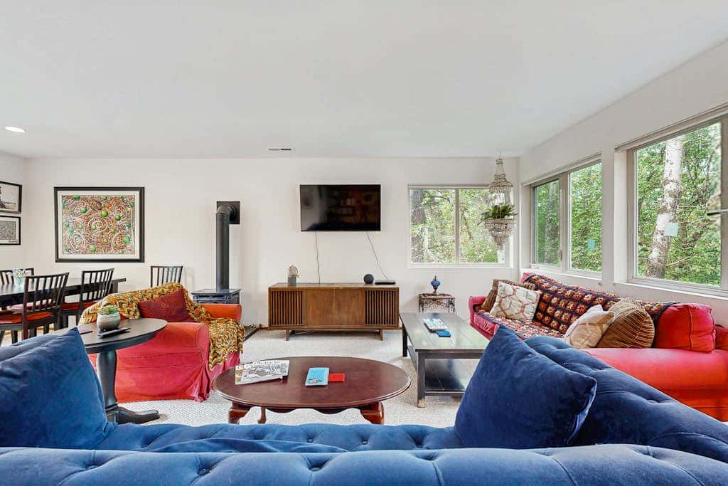 Forest-view home with fireplace, deck - Walk to the Beach & Golf Course