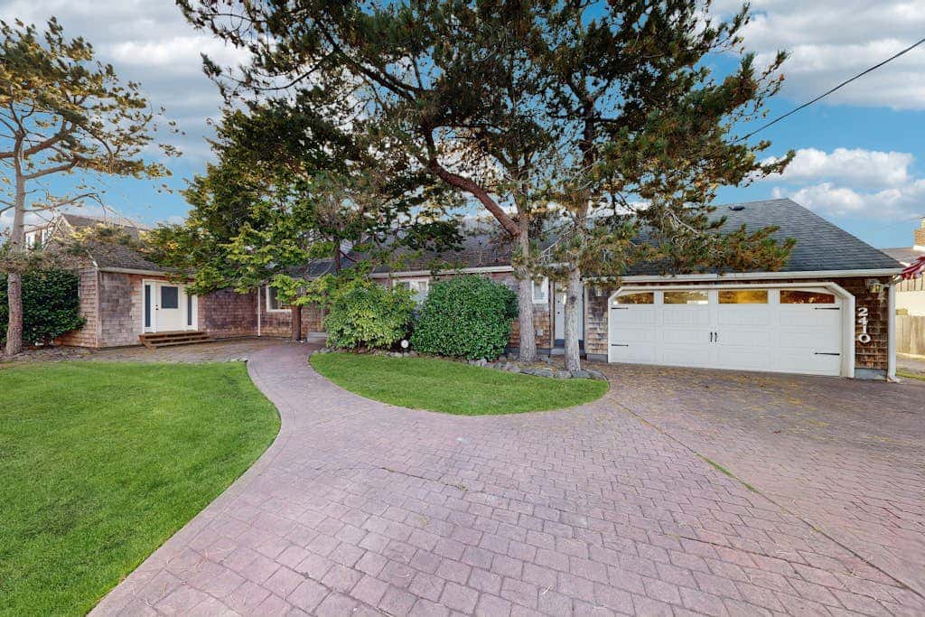 Dog-Friendly, Oceanfront Home with Free WiFi, Full Kitchen, & Outdoor Fireplace