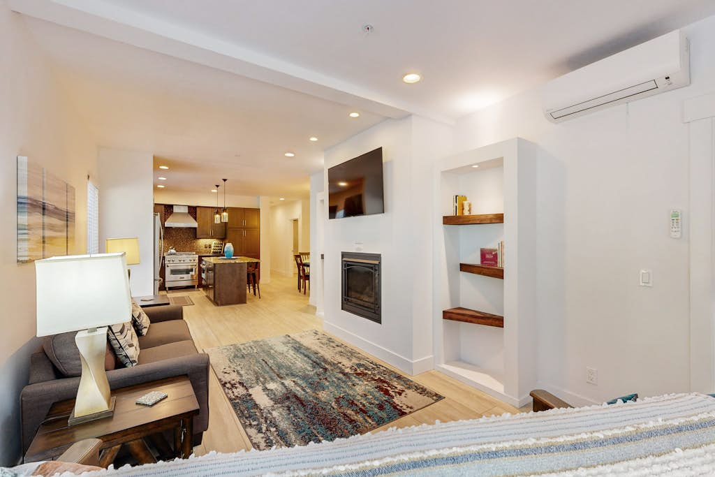 Stunner apt with fireplace, grill, partial ocean views & partial AC