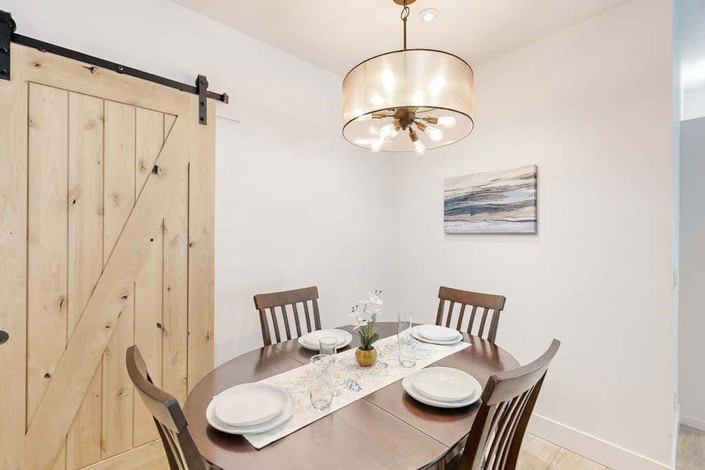 Stunner apt with fireplace, grill, partial ocean views & partial AC