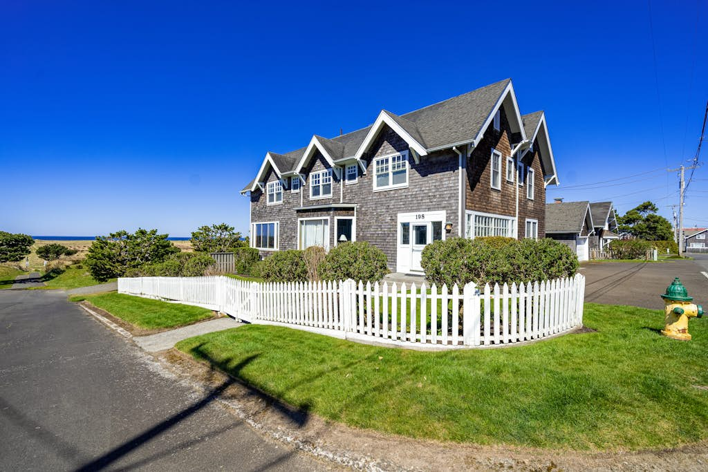 Classic Two-Story Beach House w/ Free WiFi, Gas Fireplace, & Washer/Dryer