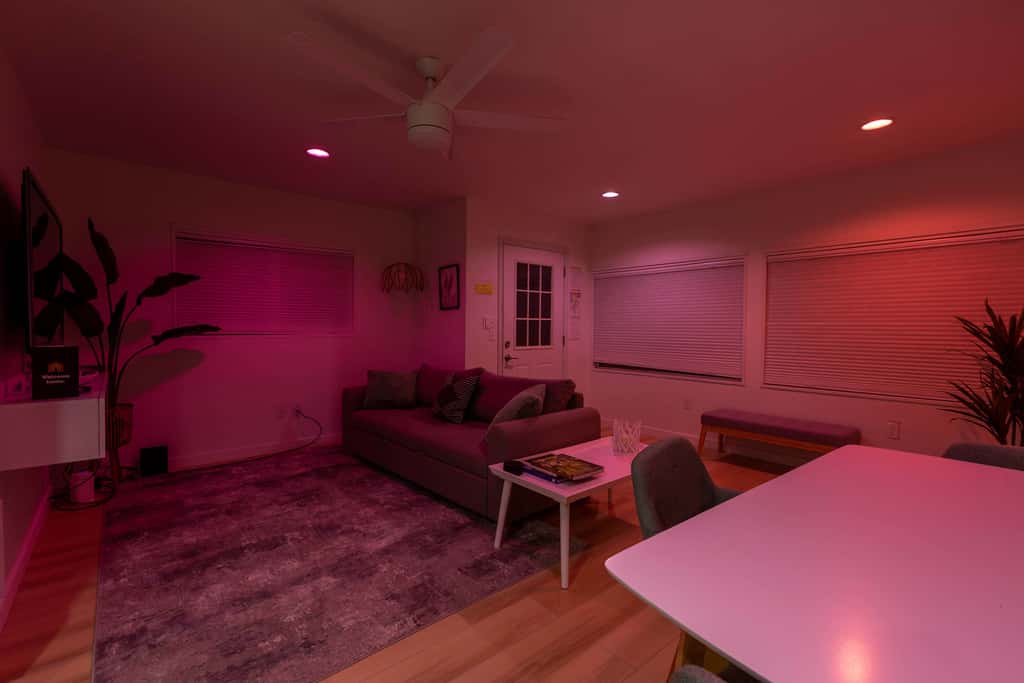 Cozy Seaside Bungalow, Brand New Hot Tub, Fast WiFi & W&D - Walk to the Beach
