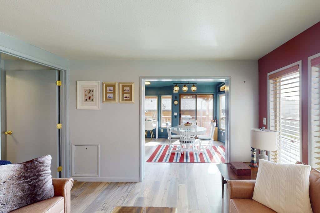 Coastal retreat with ocean views, patio, WiFi, streaming