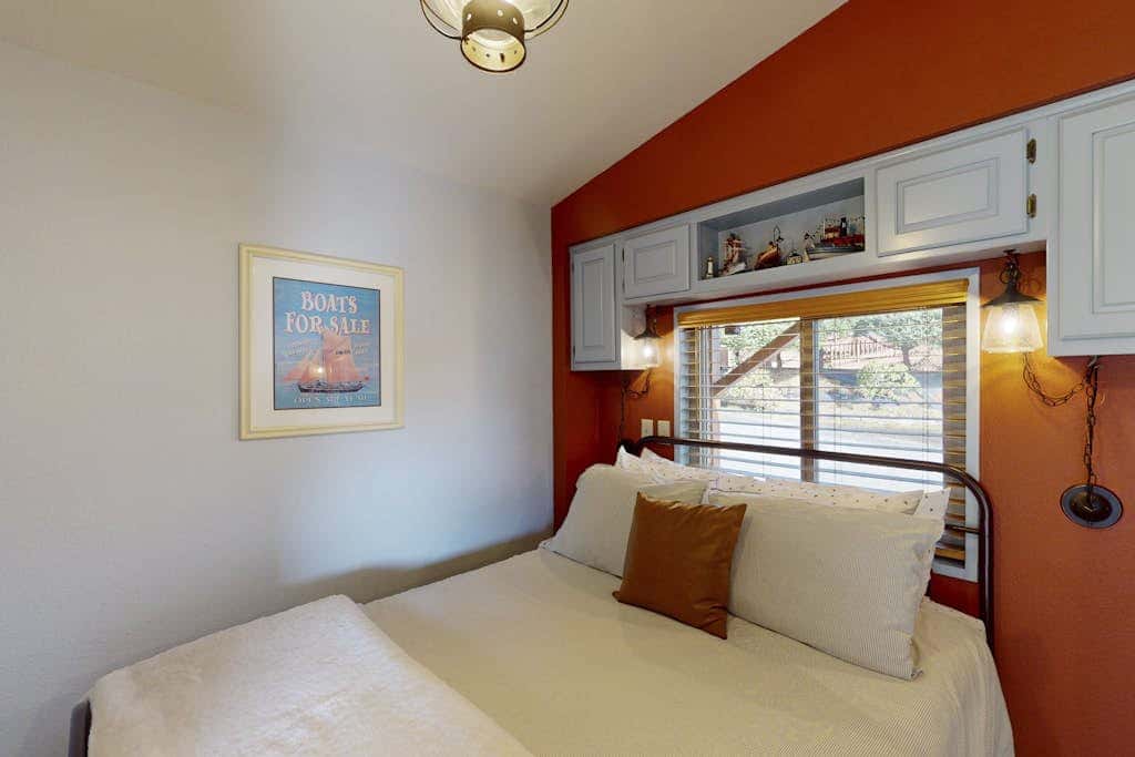 Coastal retreat with ocean views, patio, WiFi, streaming