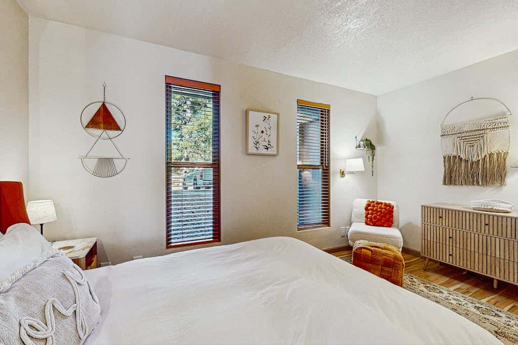 Dog-friendly ground-floor condo with pools, hot tubs, sauna, & fitness room