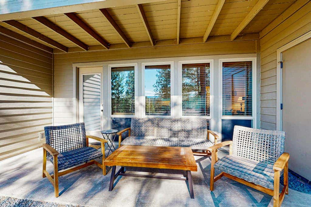 Dog-friendly ground-floor condo with pools, hot tubs, sauna, & fitness room