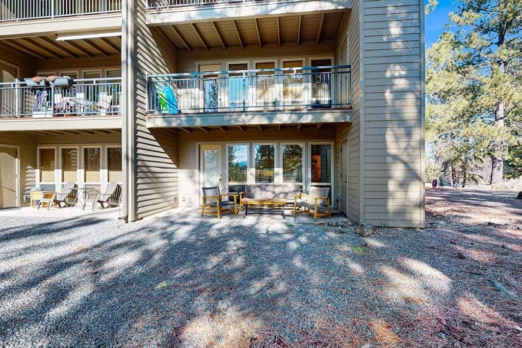 Dog-friendly ground-floor condo with pools, hot tubs, sauna, & fitness room