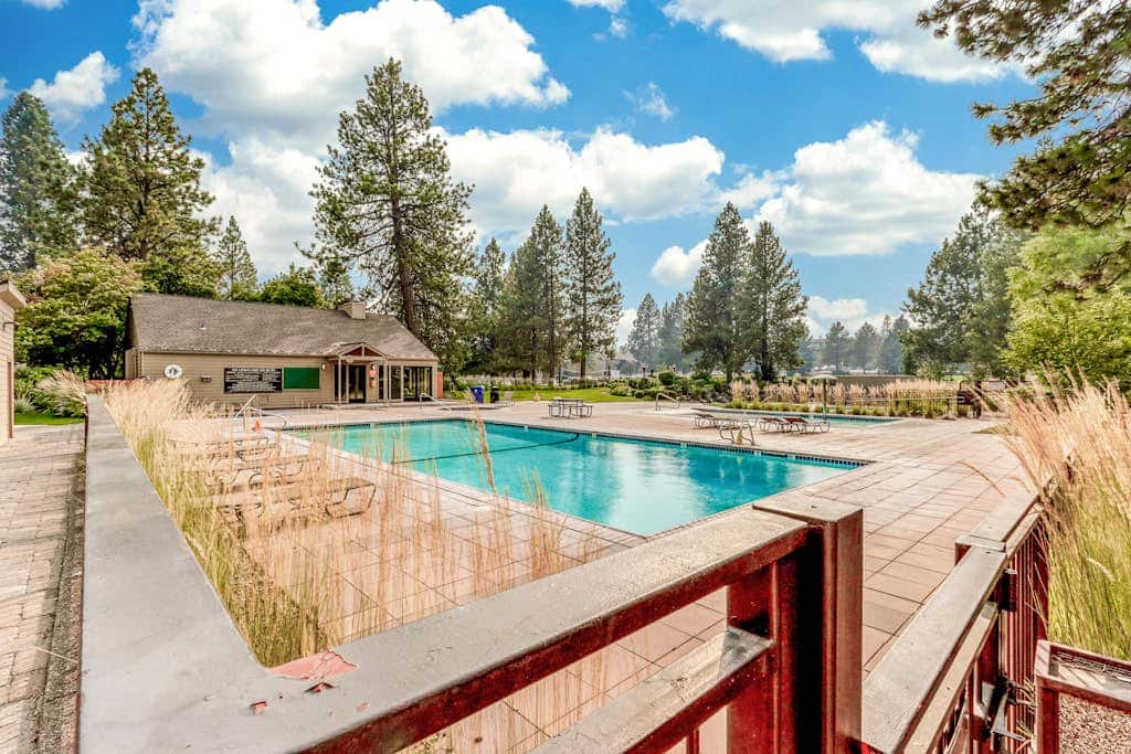 Dog-friendly ground-floor condo with pools, hot tubs, sauna, & fitness room