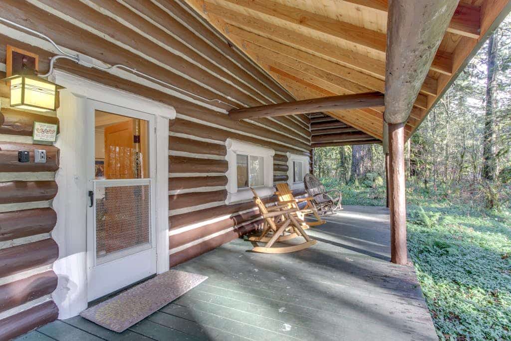 Renee's Log House