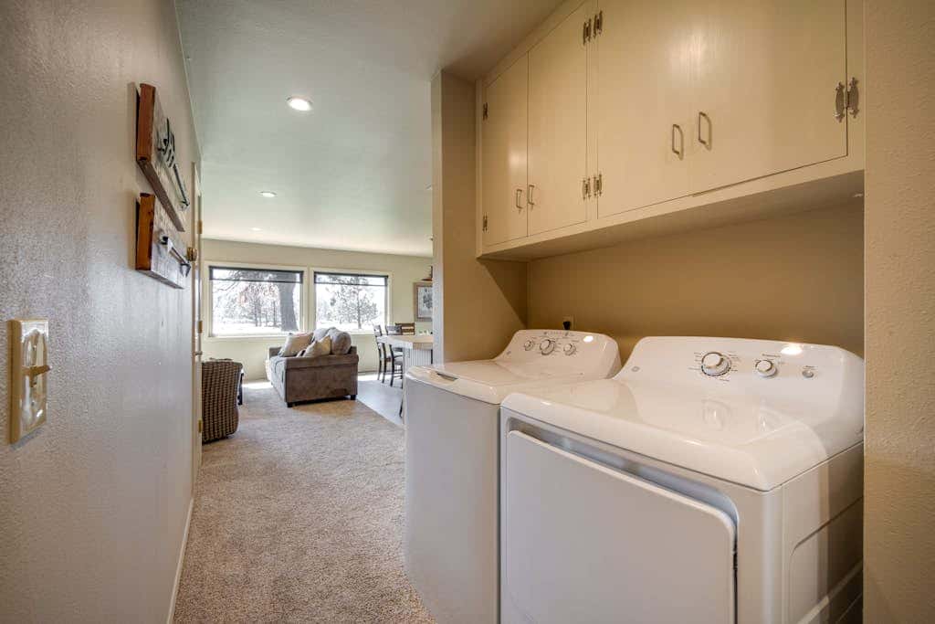 Mountain View Home with On-site Golf and Private Hot Tub - Near Skiing and Bend