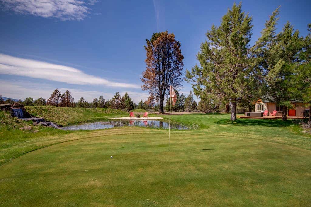 Mountain View Home with On-site Golf and Private Hot Tub - Near Skiing and Bend