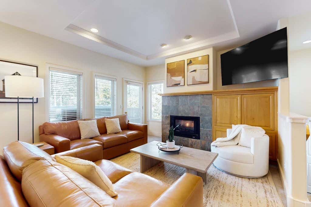 Conveniently located townhome with kitchen, kitchenette, balcony & fireplace