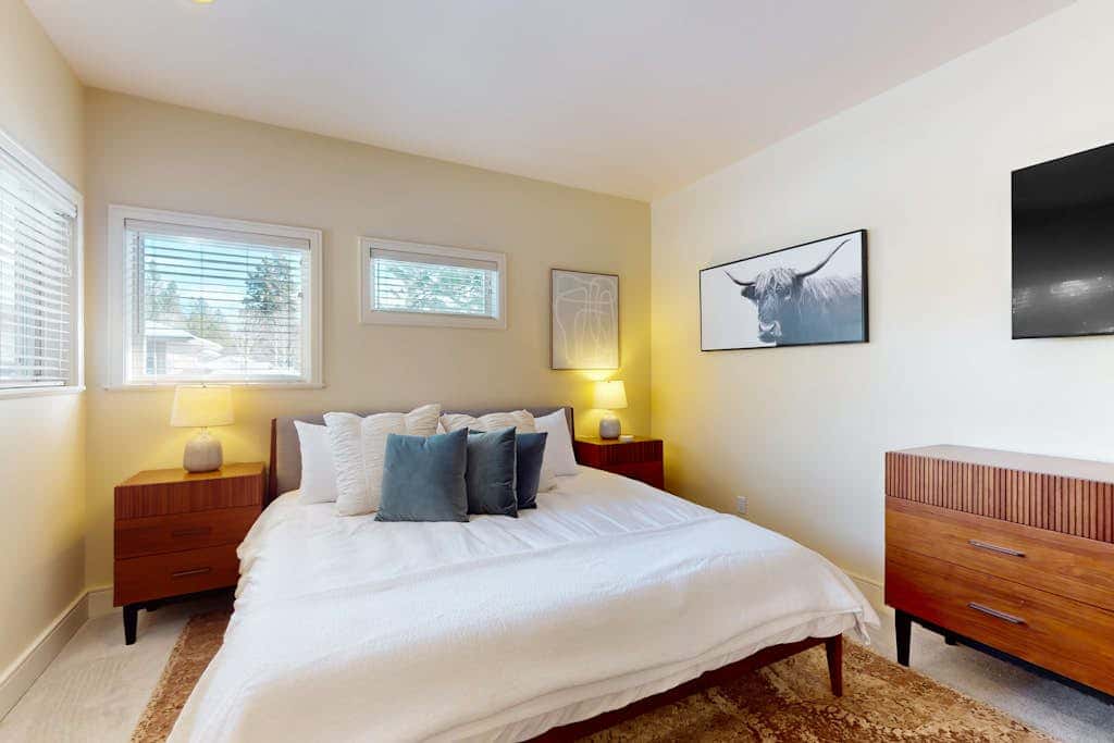 Conveniently located townhome with kitchen, kitchenette, balcony & fireplace