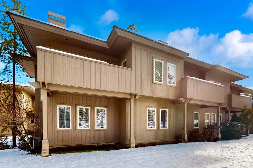 Conveniently located townhome with kitchen, kitchenette, balcony & fireplace