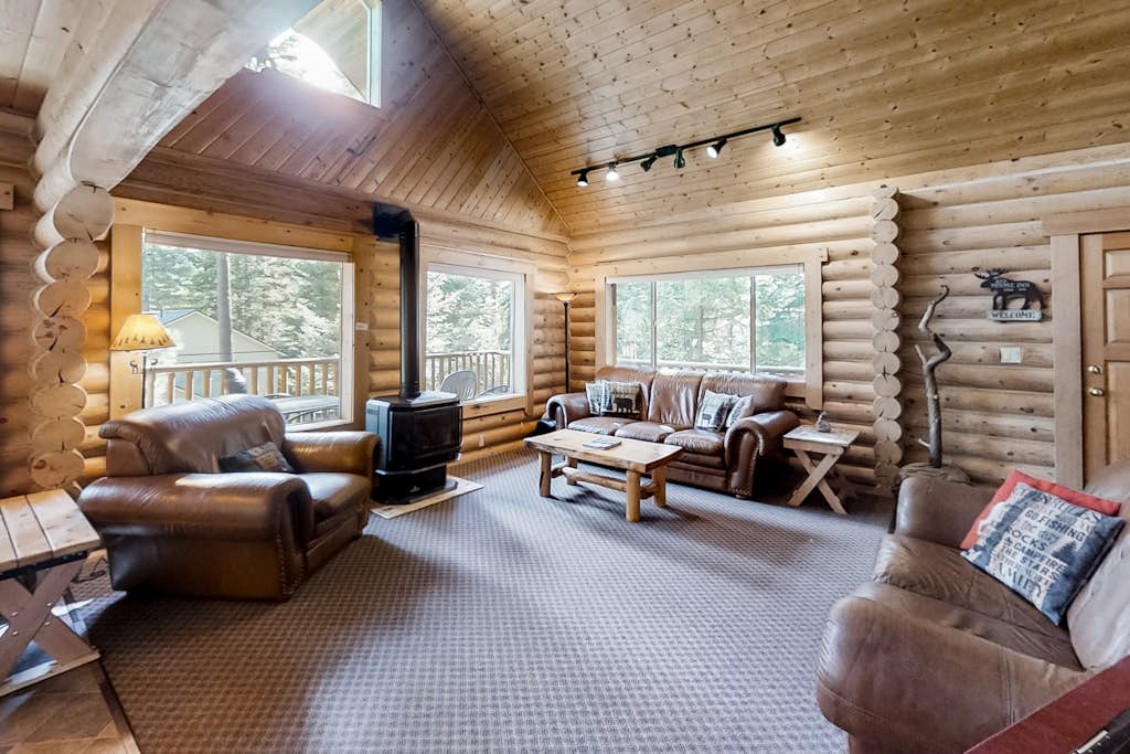Custom-built log home with gas grill, free WiFi, deck, and private location