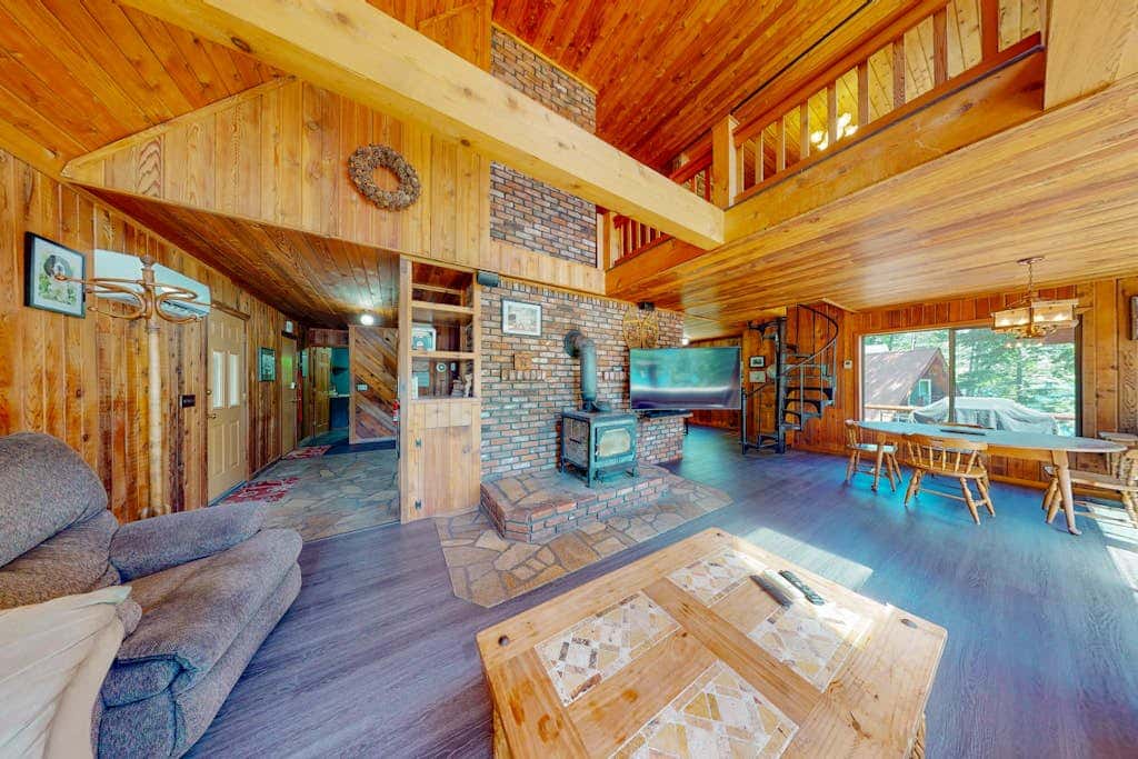 Lakefront, dog-friendly home in Joseph with amazing yard, deck