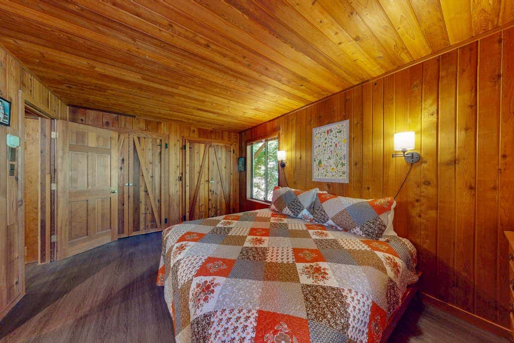 Lakefront, dog-friendly home in Joseph with amazing yard, deck