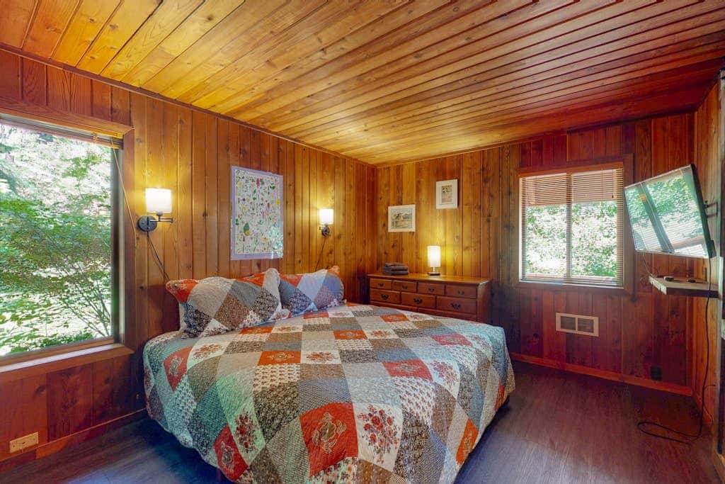 Lakefront, dog-friendly home in Joseph with amazing yard, deck