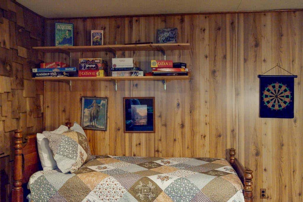 Lakefront, dog-friendly home in Joseph with amazing yard, deck