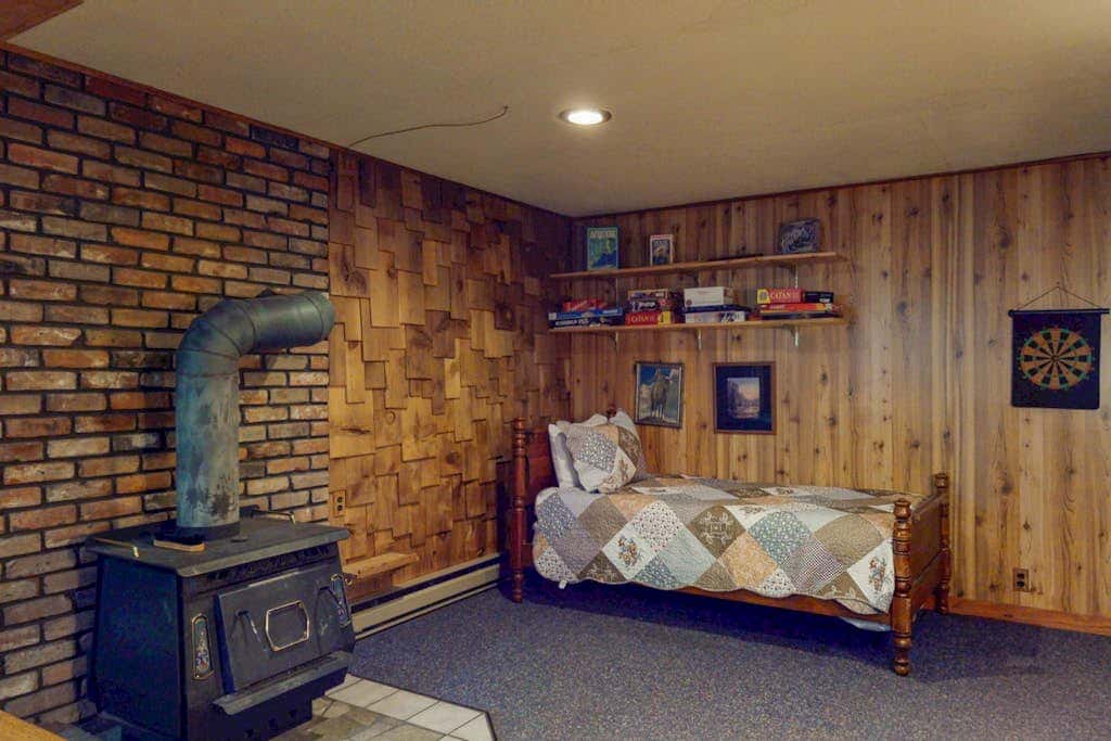 Lakefront, dog-friendly home in Joseph with amazing yard, deck