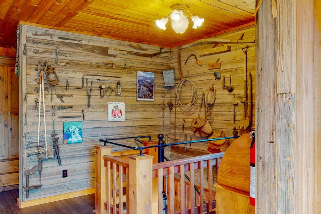 Lakefront, dog-friendly home in Joseph with amazing yard, deck